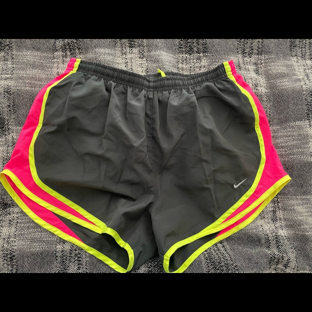 NWOT Nike temp shorts